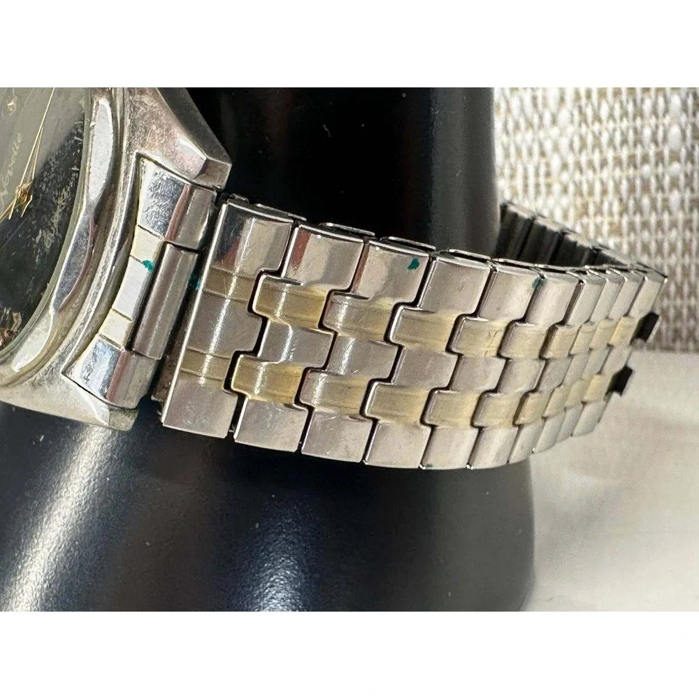 Novelle Quartz Two Tone Watch Black Dial Stainless Steel Caseback 039/1 (9)